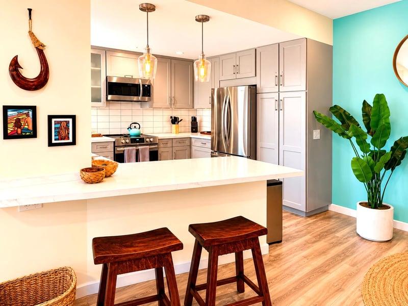 Enjoy modern conveniences and everything you need for effortless vacation dining