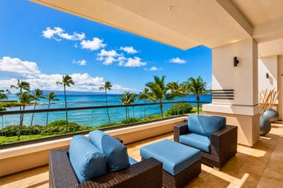 Lounge outdoors with panoramic ocean views and gentle Hawaiian breezes