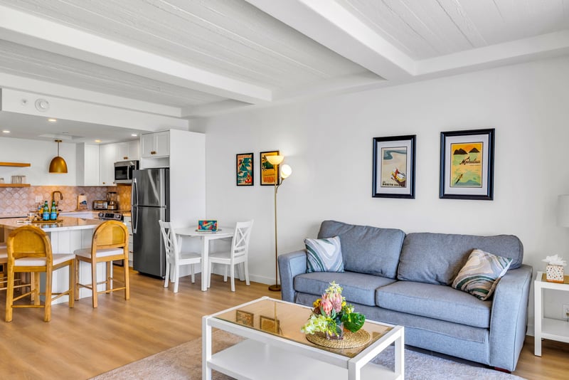 Kick back after beach days in this cozy lounge