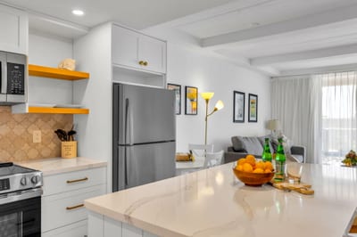 Spacious counters made for tropical spreads