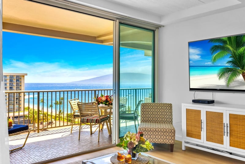 Seamless indoor-outdoor living with ocean breezes