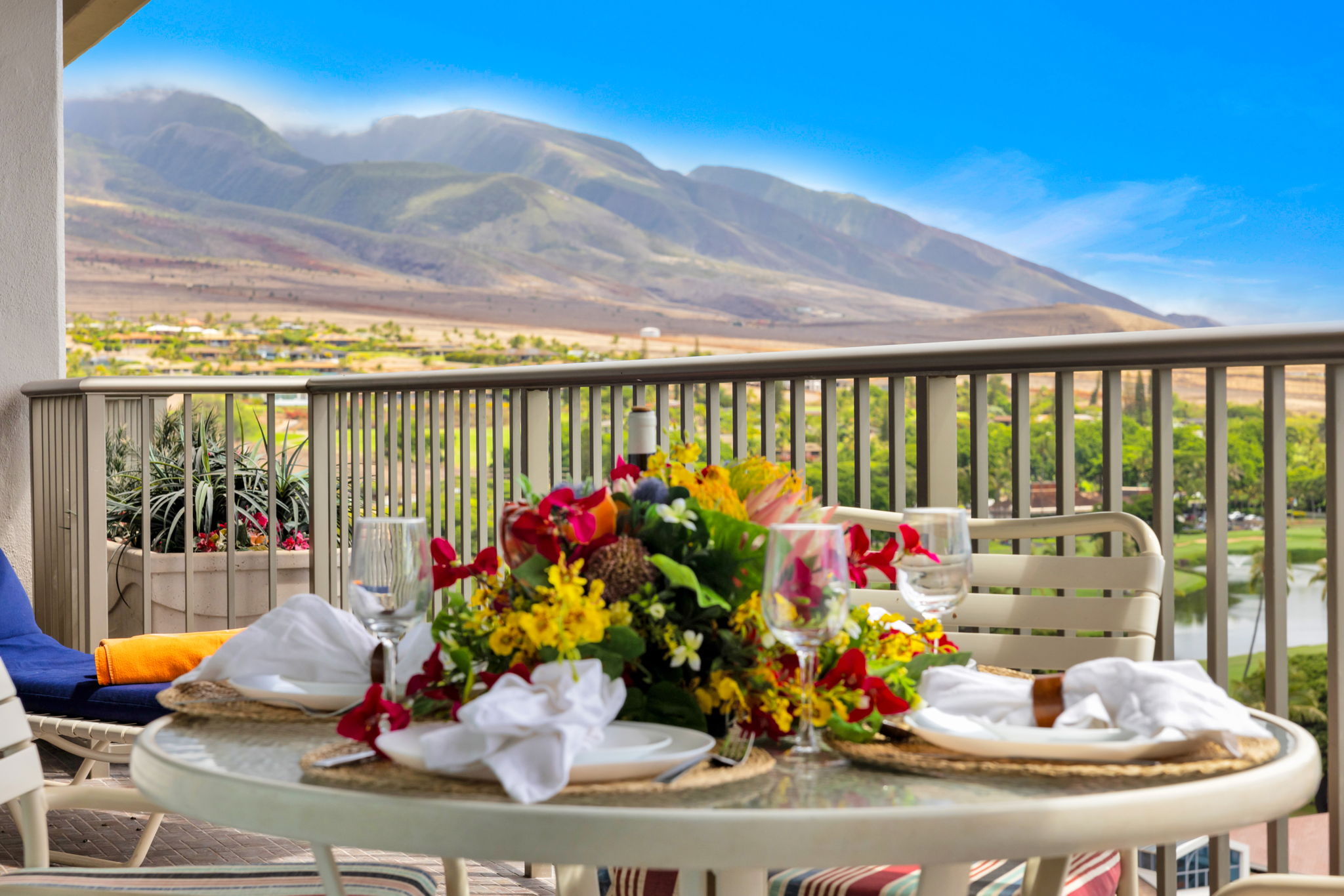 Savor island beauty from your lanai overlooking the sparkling Pacific.