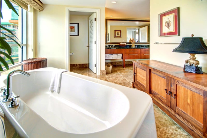 Comfort meets design in this thoughtfully styled guest bathroom

