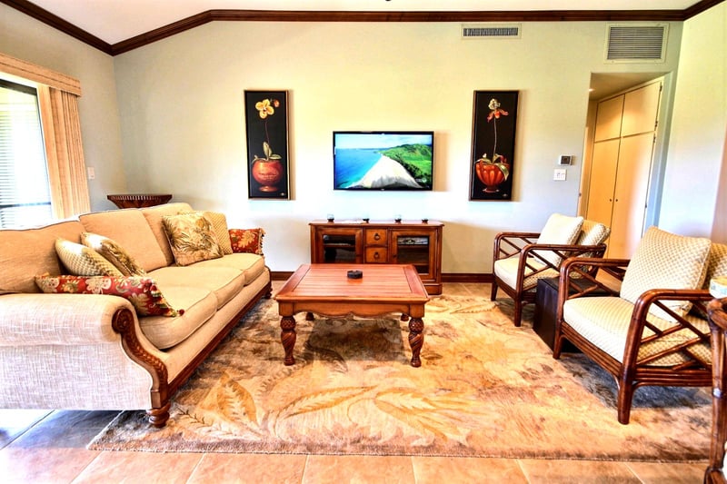 Flat screen TV to watch your favorite sporting team win while relaxing on Maui. KGV-16P3