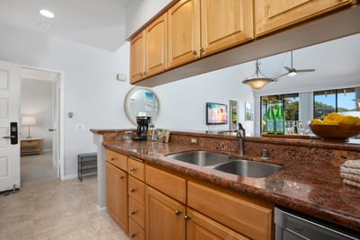 A whisper of aloha in every drawer—this chef-ready corner pairs beachy spirit with all the modern culinary essentials GCH-120