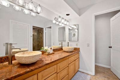 Two artisanal bowl sinks, two mirrors, and twice the style—perfect for couples or solo pampering in peace GCH-120