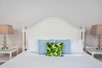 A paradise escape complete with leafy accents, cozy whitewashed furniture, and views that stretch to the horizon GCH-120