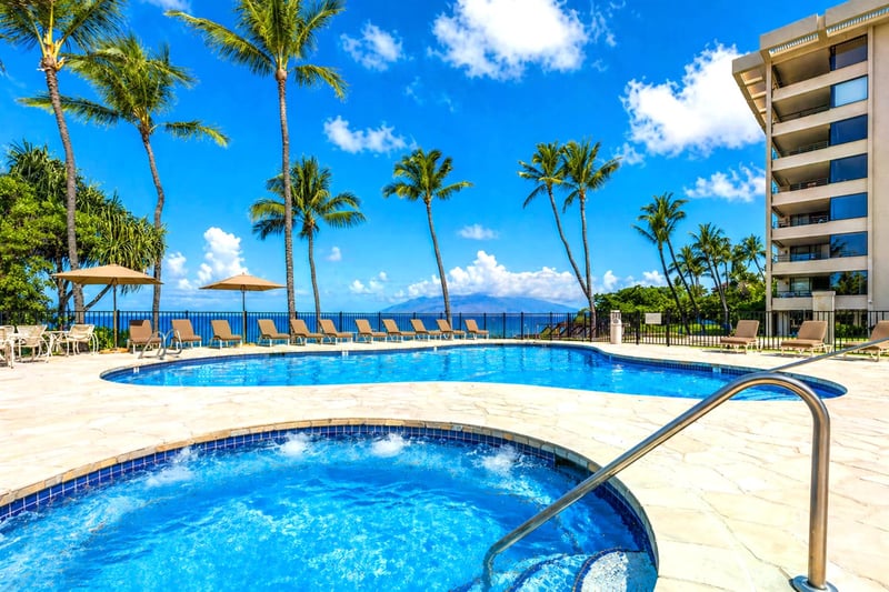 Cool off in the pool and relax under the island sun or relax in the hot tub and gaze out at the gorgeous ocean views.