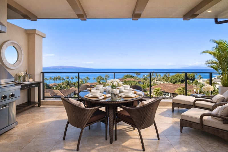 From sunrise to sunset, the panoramic views will leave you in awe.