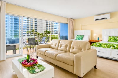 Pano doors open to the balcony, bringing panoramic views to every part of your condo.