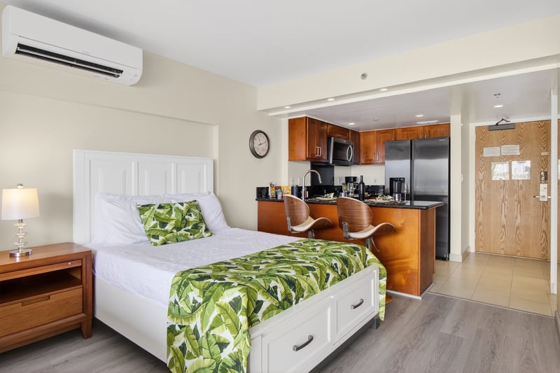 The double beds feature hypoallergenic, luxury linens for a comfortable nights' rest. ILK-437