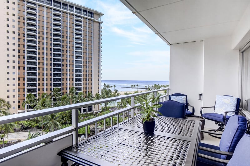 Peaceful views of Honolulu Harbor await you at Ilikai 732.