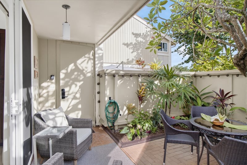 Open the sliding doors and enjoy seamless indoor outdoor living