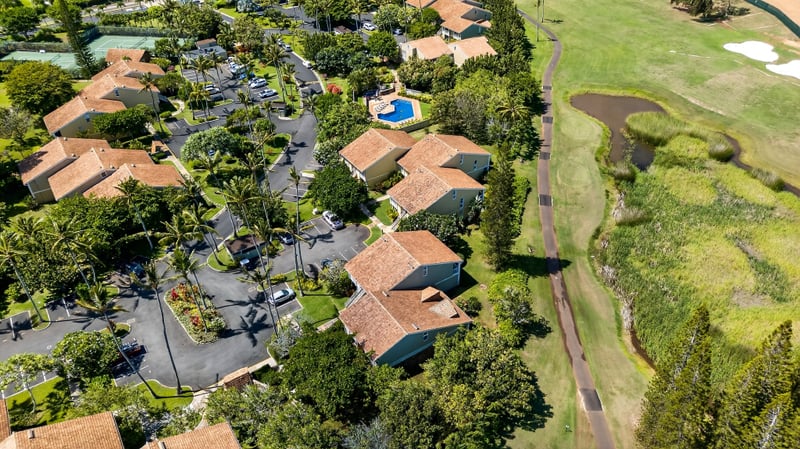 A bird’s eye look at lush surroundings and island serenity KUL-E113