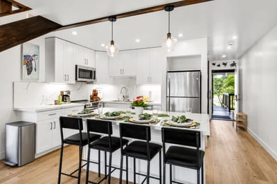 Channel your inner chef. Everything you need to prep a feast is right at your fingertips in this sleek, modern kitchen. KUL-W145
