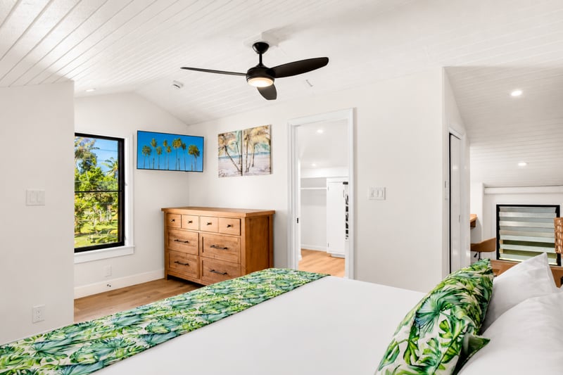Bright and cheerful, this room ensures every guest in your group feels pampered and at home. KUL-W145
