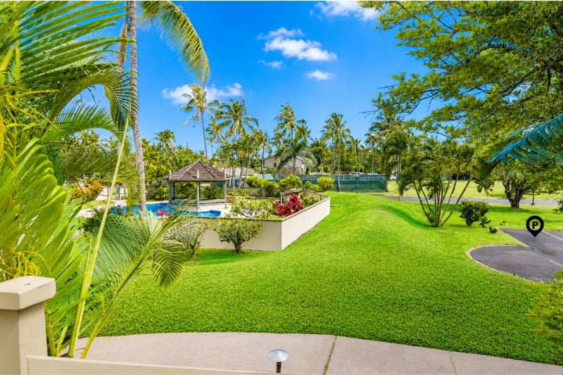 Stroll through the manicured grounds of your community, where paradise is just a few steps from your front door. KUL-W145