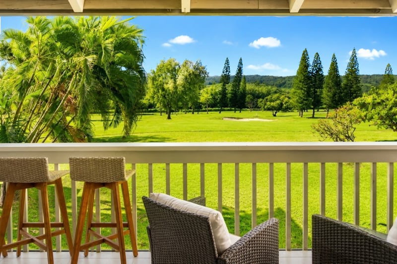 : Dine al fresco or simply watch the palms sway from your secluded balcony—the perfect spot for evening conversation. KUL-W145
