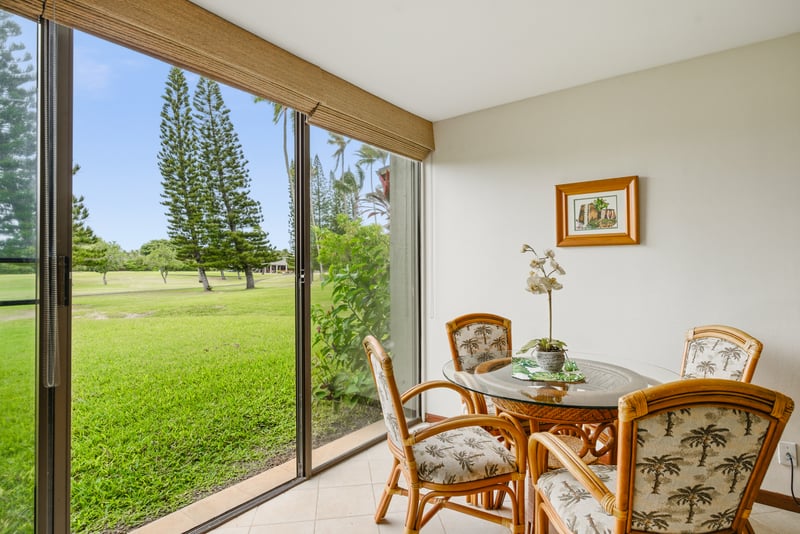 Dine with lush green views and sliding-door access to an expansive lawn, perfect for morning walks and evening strolls. 