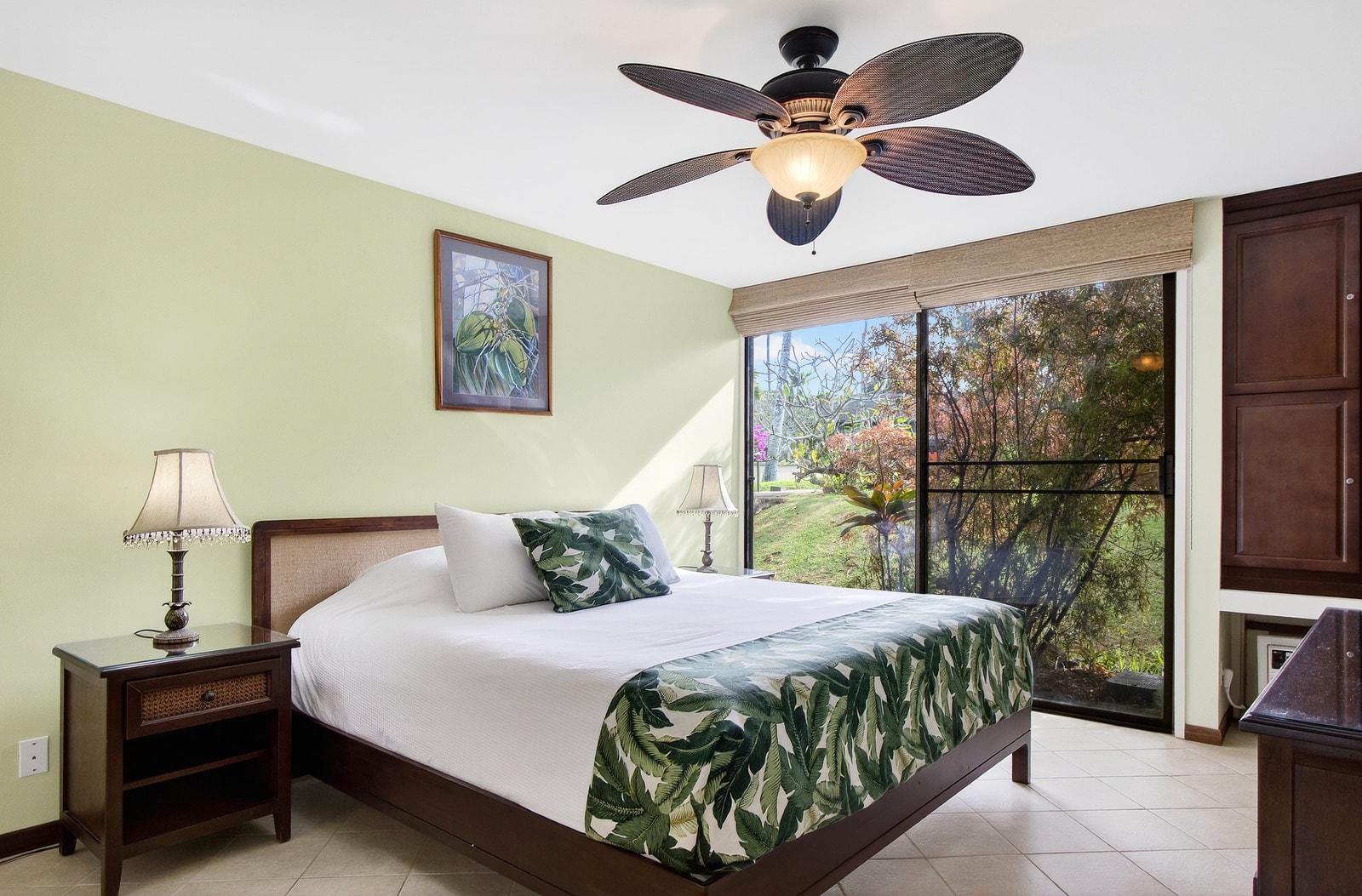 A quiet and comfortable space with room to unpack and recharge