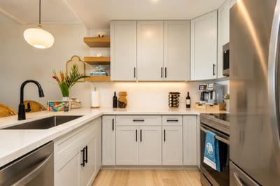From morning coffee to full dinners, this fully equipped kitchen makes it easy to stay in and enjoy.