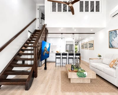 Enjoy the soaring ceilings and sense of space that make your vacation retreat feel like a true breath of fresh air. KUL-W145
