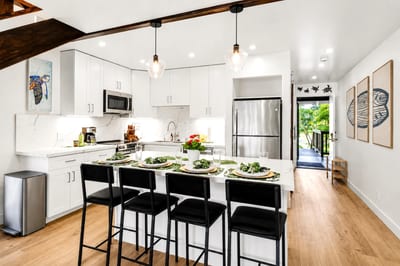 Channel your inner chef. Everything you need to prep a feast is right at your fingertips in this sleek, modern kitchen. KUL-W145