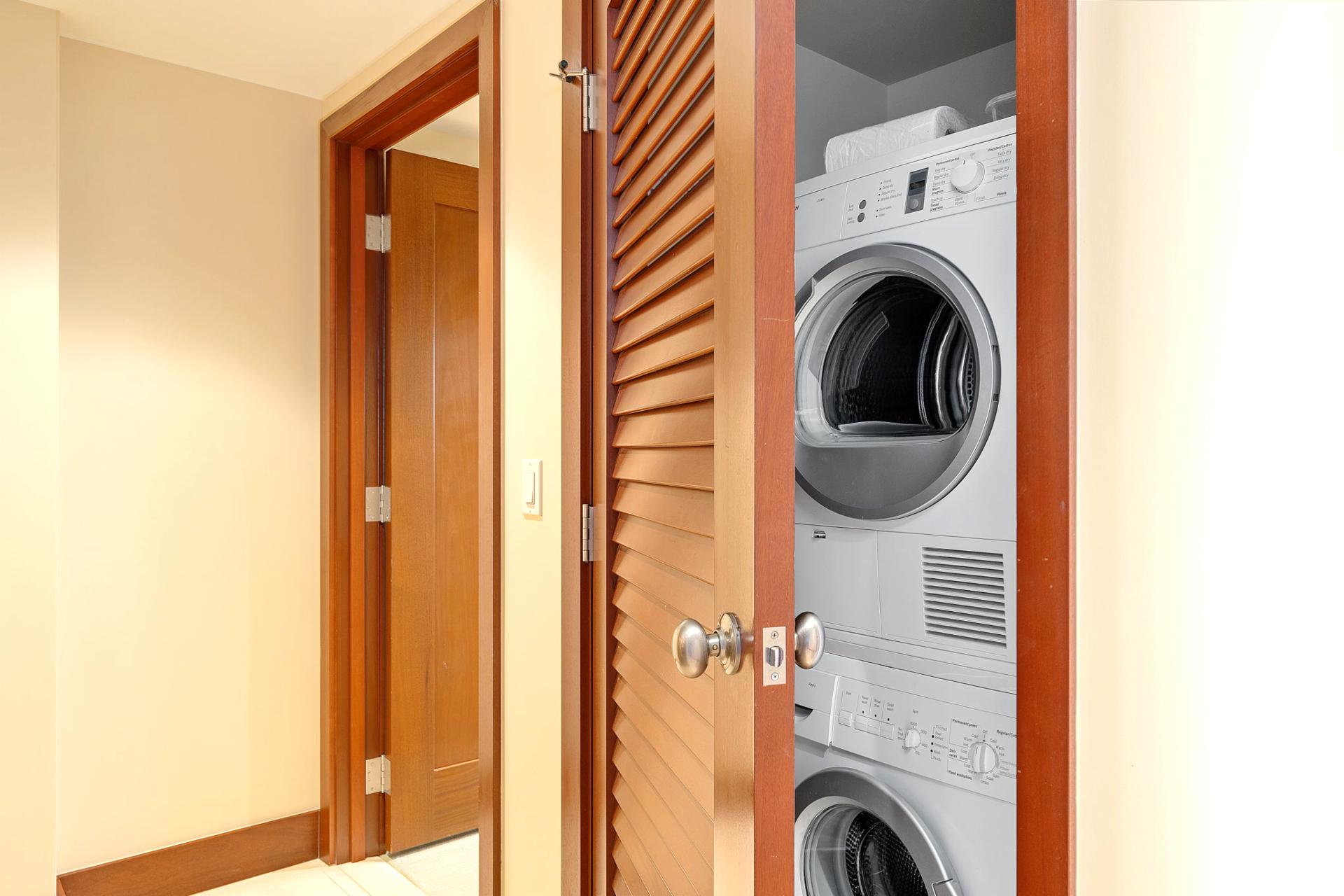 No need to pack the entire closet—this in-unit washer and dryer make fresh outfits a daily delight    