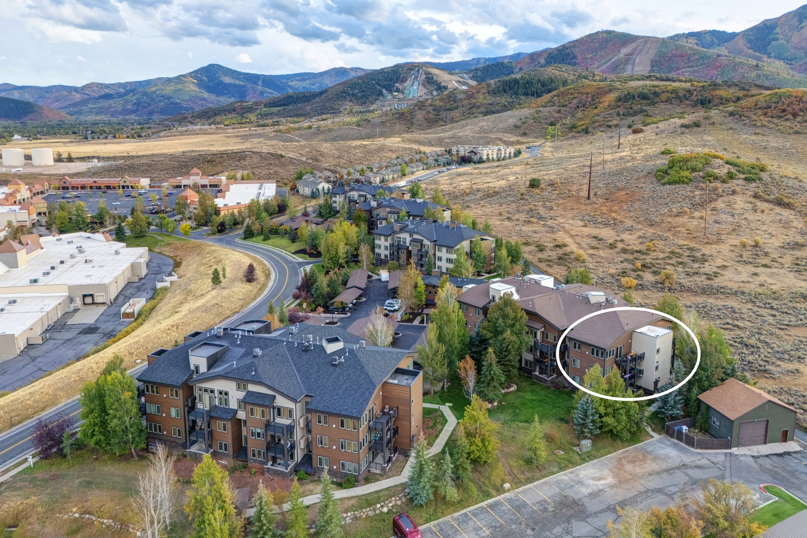 Aerial view shows Crestview’s prime location near trails, resorts, and local amenities.