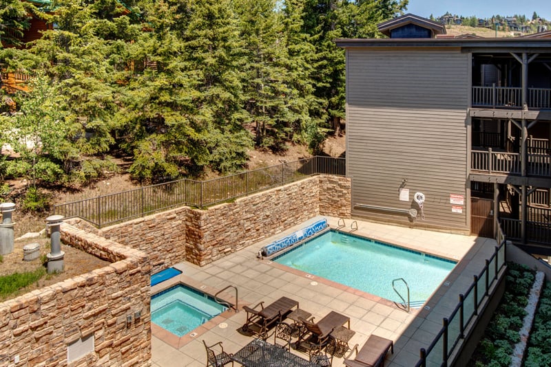 Take a refreshing dip in the common area outdoor pool, nestled among the trees for a peaceful mountain setting. BBL-351A
