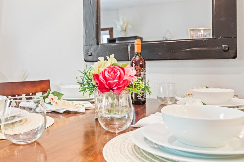 Full table setting to enjoy