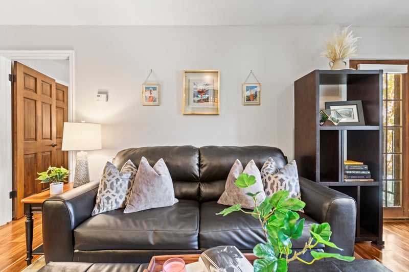 Relax on the sofa after exploring Park City, or stream a movie with drinks in hand.