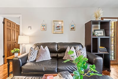 Relax on the sofa after exploring Park City, or stream a movie with drinks in hand.