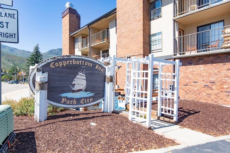 Welcome to Copperbottom Inn, just minutes from downtown and the slopes.