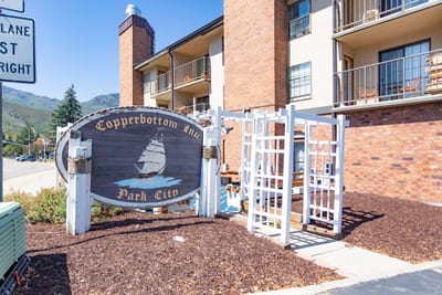 Welcome to Copperbottom Inn, just minutes from downtown and the slopes.