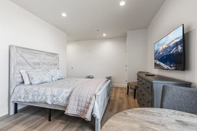 Smart TV and mountain views turn this Queen room into a peaceful private retreat.