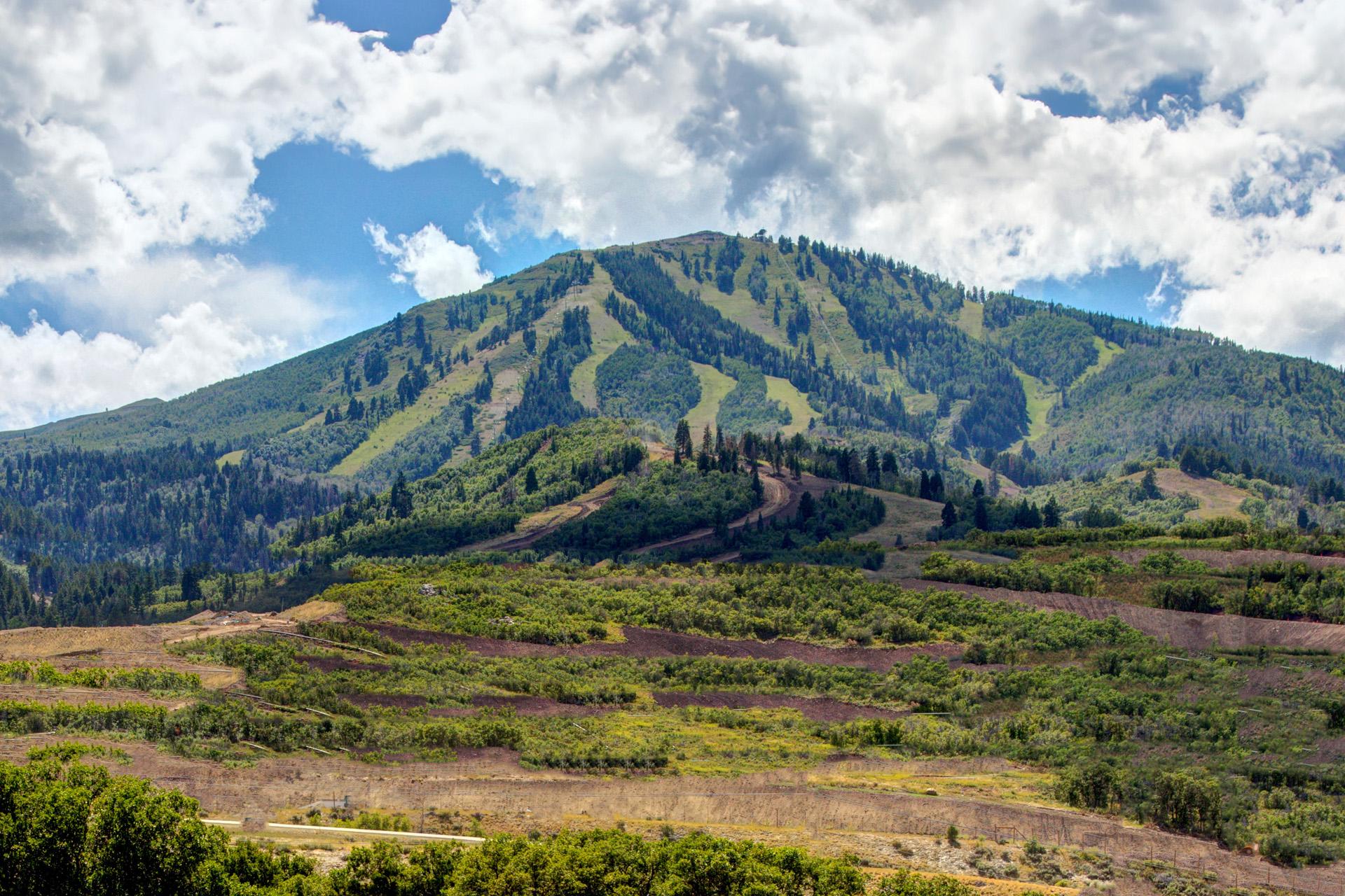 This is what you came for. Panoramic mountain views in every season.