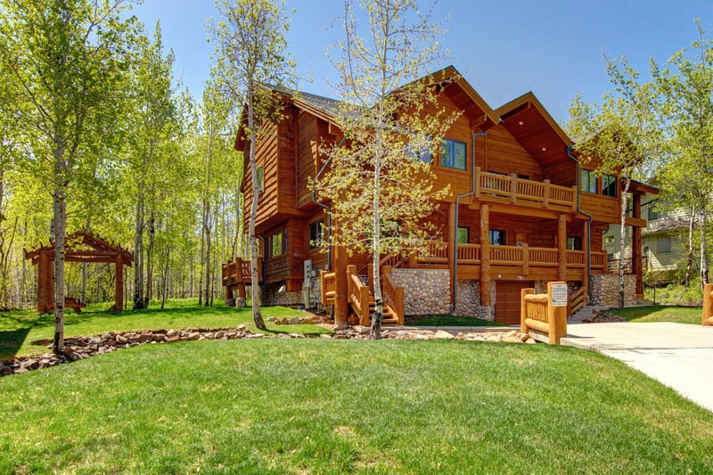 Enjoy lush green space and privacy in this scenic community setting. TWL-5B