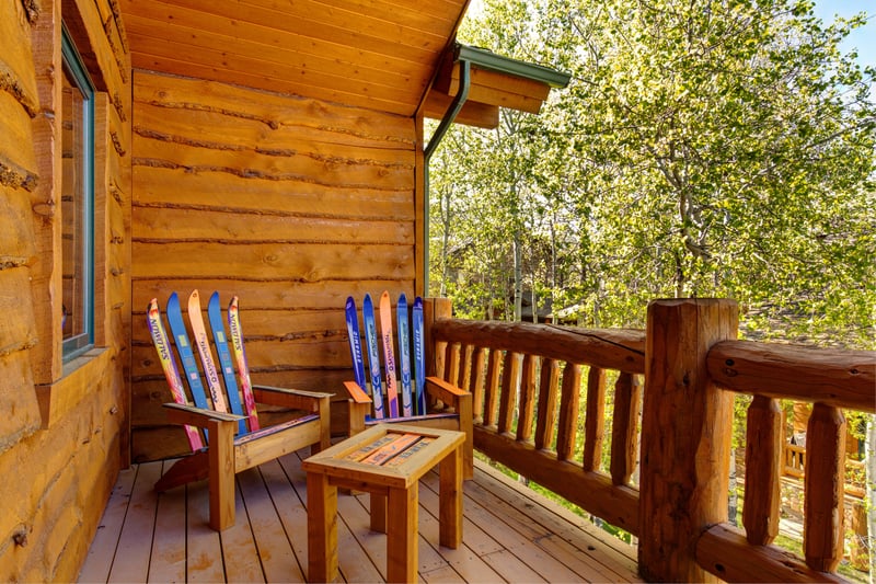 Love blooms where balconies meet peaceful landscaping. TWL-5B