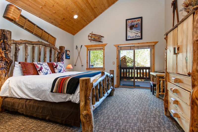 Five-star comfort without stepping foot outside your master bedroom. TWL-5B