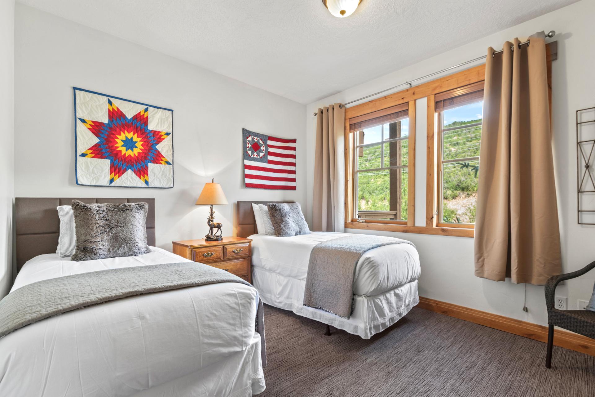 Bedroom 3 includes two Twin beds, ideal for kids or flexible guest arrangements.