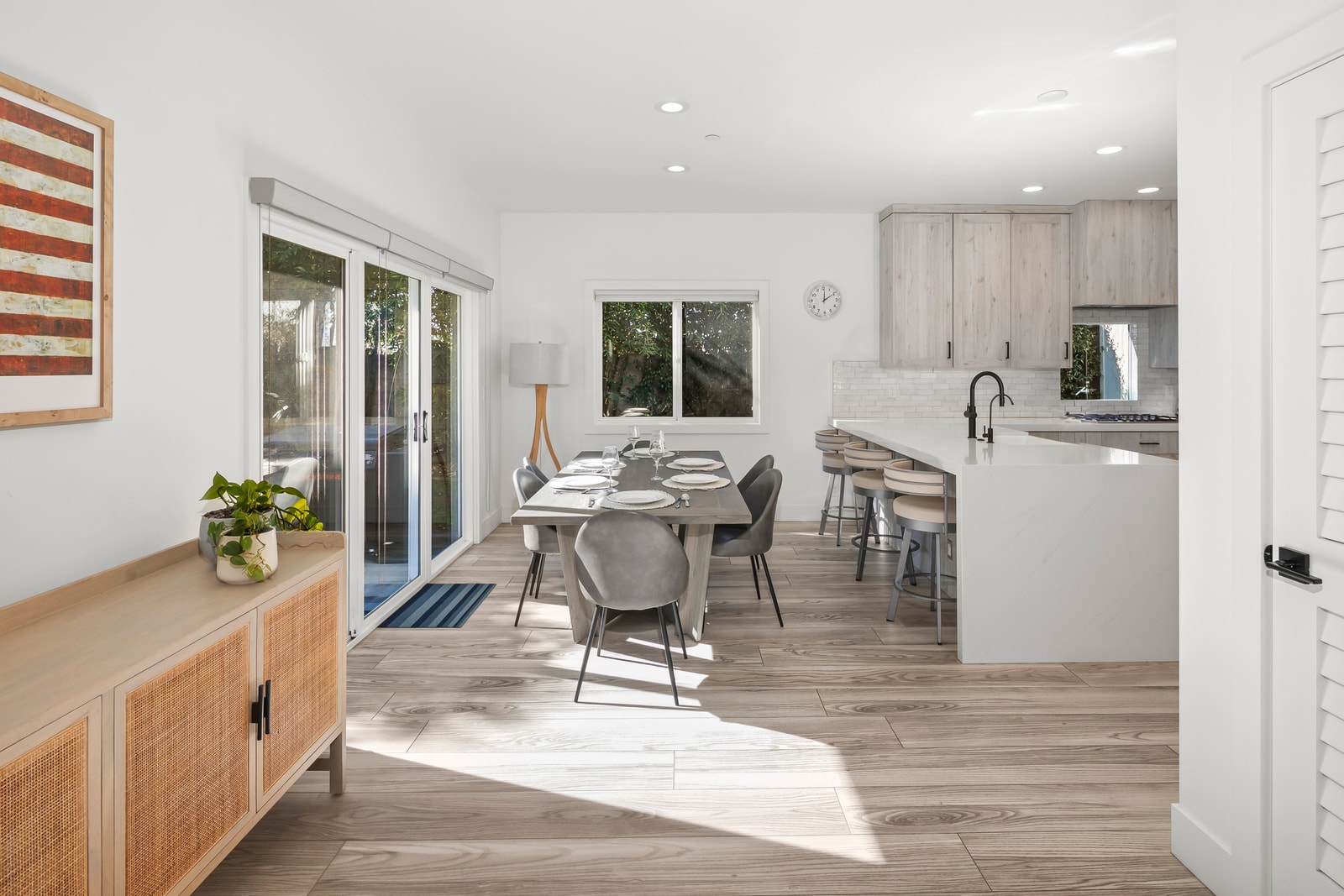 Enjoy a second dining angle with easy flow between kitchen and table, perfect for shared breakfasts or board games.