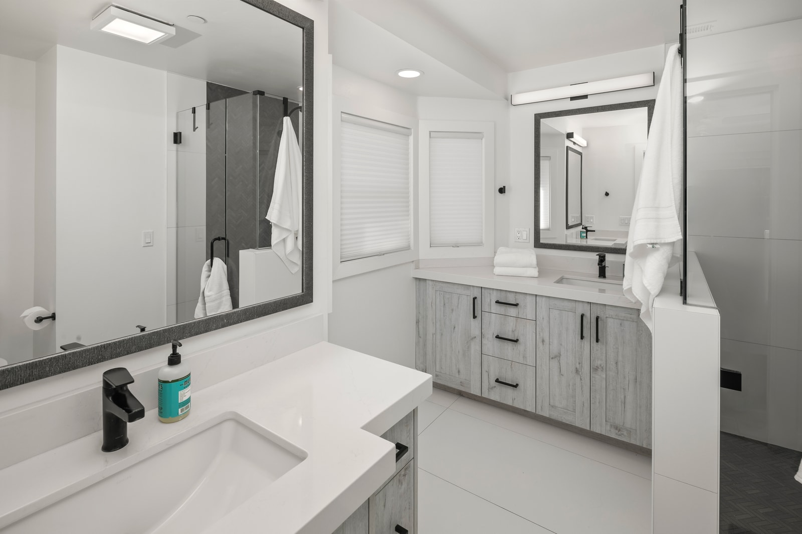 Clean counters and modern fixtures support an easy daily routine, with plenty of space for toiletries during extended stays.
