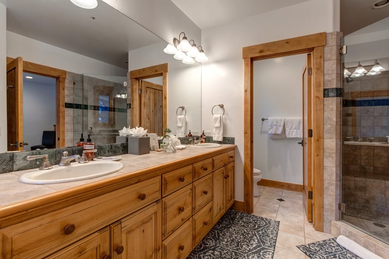 Double vanity