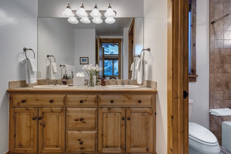 Ensuite bathroom