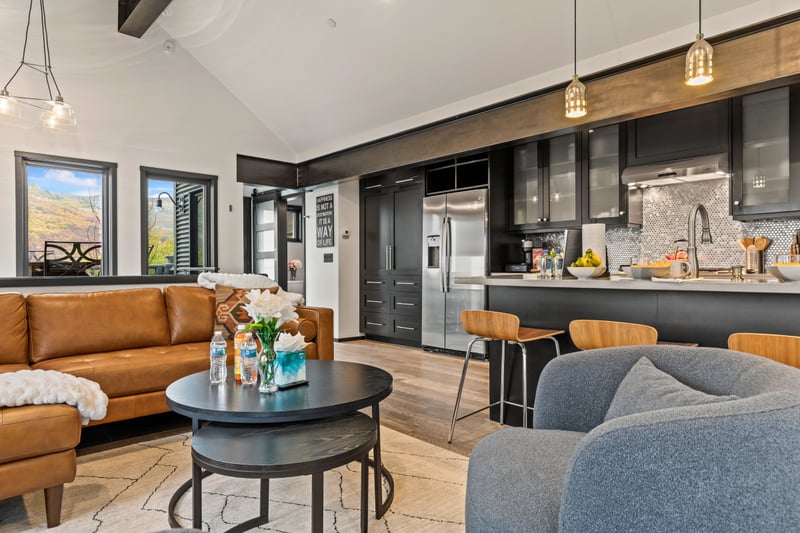 Living area opens directly into the kitchen, ideal for lounging while dinner’s in the works. PEA-1114