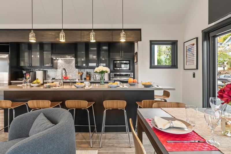 Host cooking nights or prep snacks with ease in your open kitchen with top-line finishes. PEA-1114