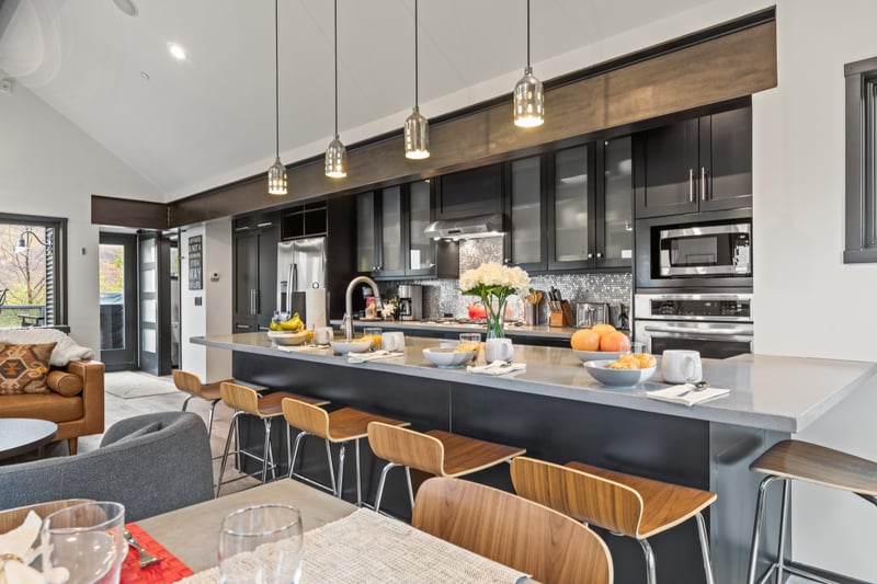 Oversized island provides ample prep and serving space for your group’s favorite meals. PEA-1114