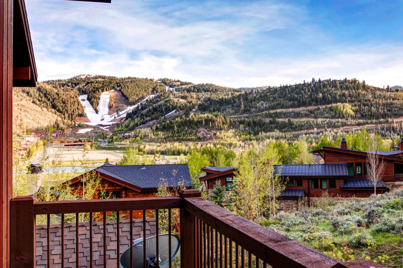 Aerial views show your proximity to Snow Park ski area.
