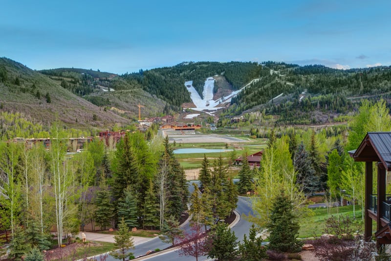 Enjoy uninterrupted scenery in every direction from your private retreat.